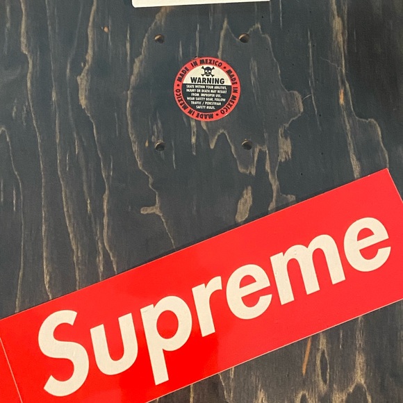 *NWT* Supreme Distorted Logo Skateboard Deck (Black) - Picture 8 of 13
